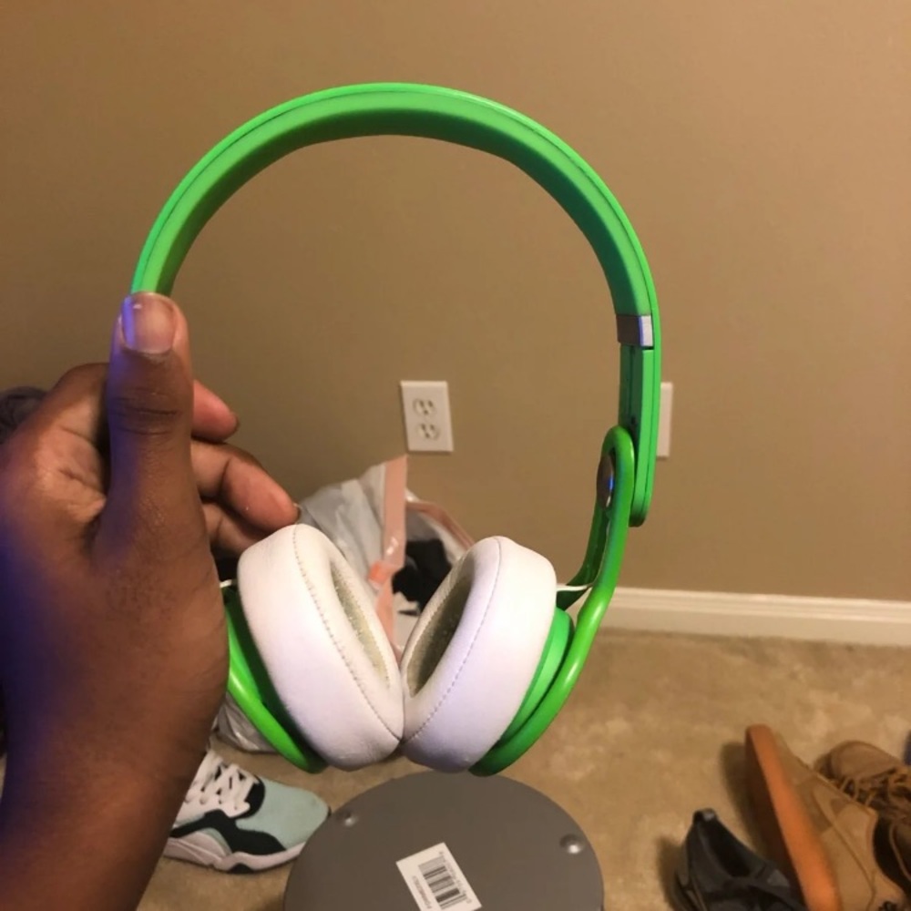 Beats - Picture 2 of 4